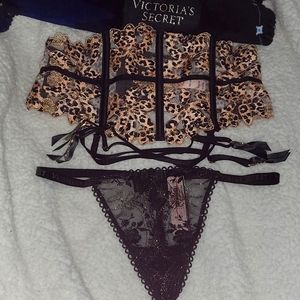 Leopard floral Garter and Suede Bow Panty Victoria's Secret XS/S
